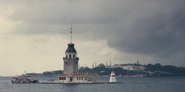 Cenk-Eren8217den-Carpici-Vasiyet-Detaylari-Kedilerine-Miras-Kullerinin-Bogaz8217a-Serpilmesi-Arzusu-featured