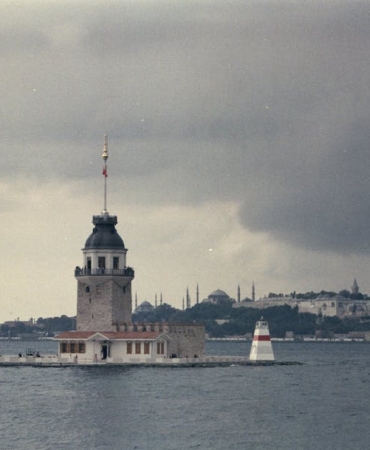 Cenk-Eren8217den-Carpici-Vasiyet-Detaylari-Kedilerine-Miras-Kullerinin-Bogaz8217a-Serpilmesi-Arzusu-featured