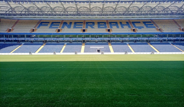 Fenerbahce-Galatasaray-Derbisi-Neden-TRT-Tartismasi-Yaratti-featured