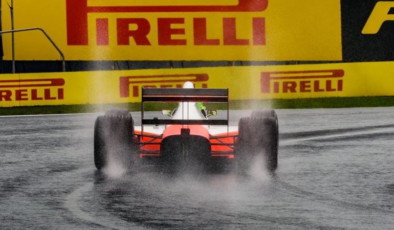 Formula-1-Resmen-Istanbul-Park8217a-Geri-Donuyor-featured