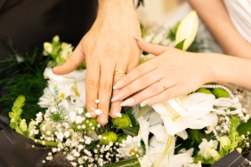 Hasan-Can-Kaya-ve-Duygu-Karabas-Nisan-Yuzuklerini-Takti-featured